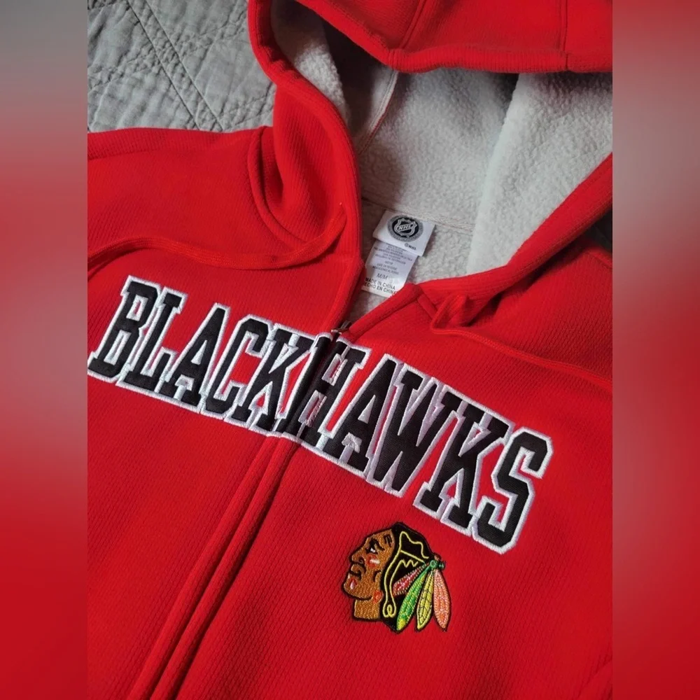 Chicago Blackhawks Warm Winter Sweater (Men’s Medium) - Picture 1 of 2